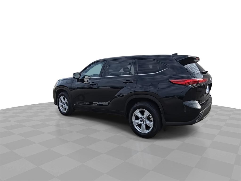 used 2022 Toyota Highlander Hybrid car, priced at $26,989