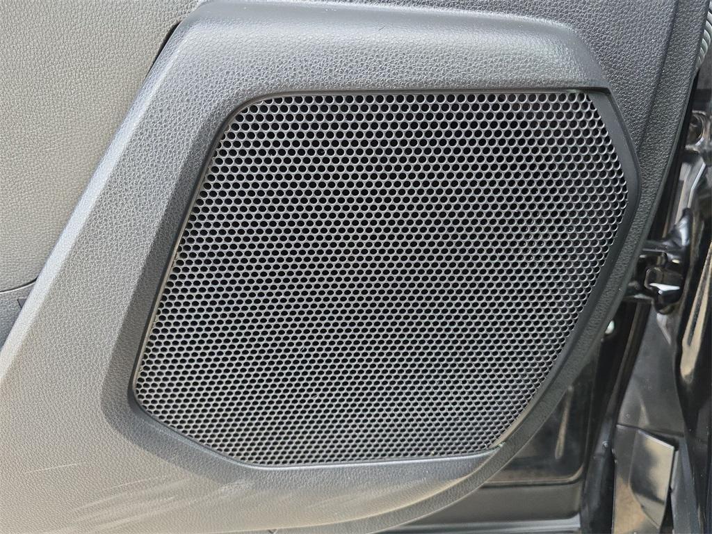 used 2022 Toyota Highlander Hybrid car, priced at $26,989