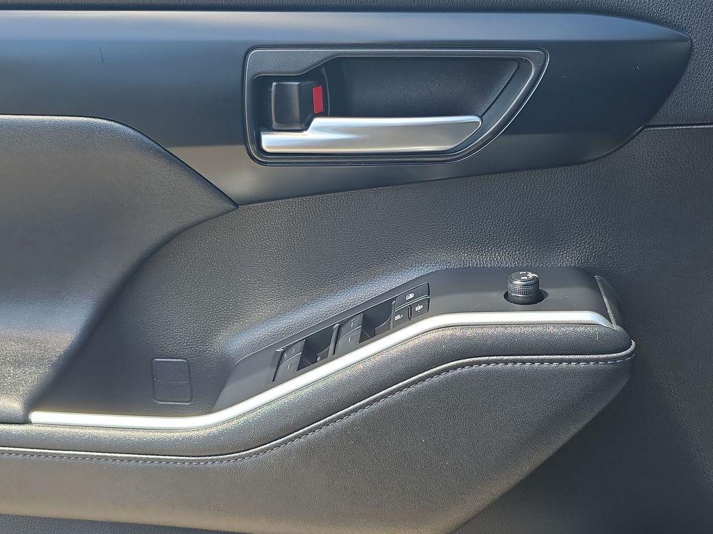 used 2023 Toyota Highlander car, priced at $38,474