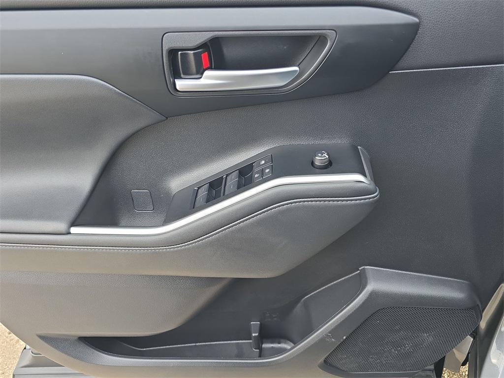 used 2026 Toyota Highlander car, priced at $46,800