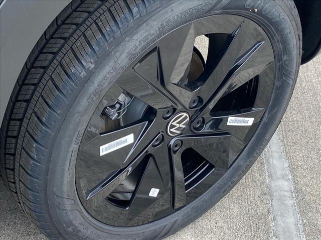 new 2026 Volkswagen Taos car, priced at $31,012