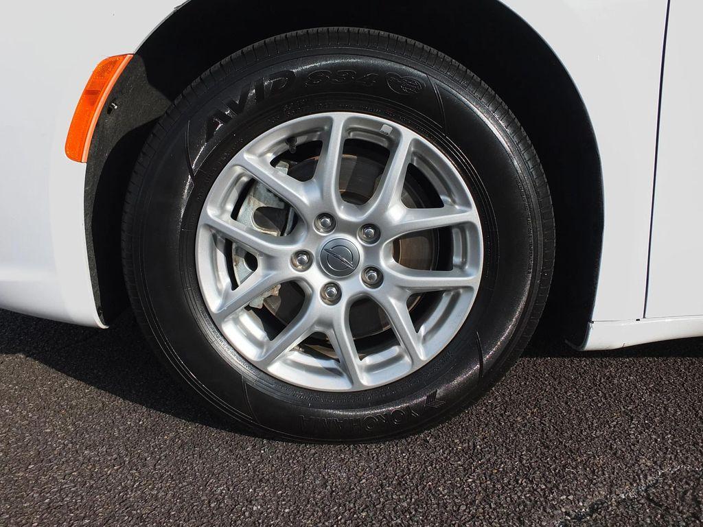 used 2024 Chrysler Pacifica car, priced at $24,999