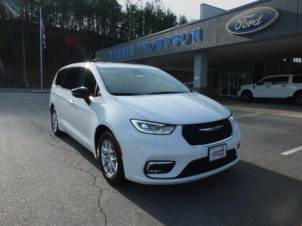 used 2024 Chrysler Pacifica car, priced at $28,485