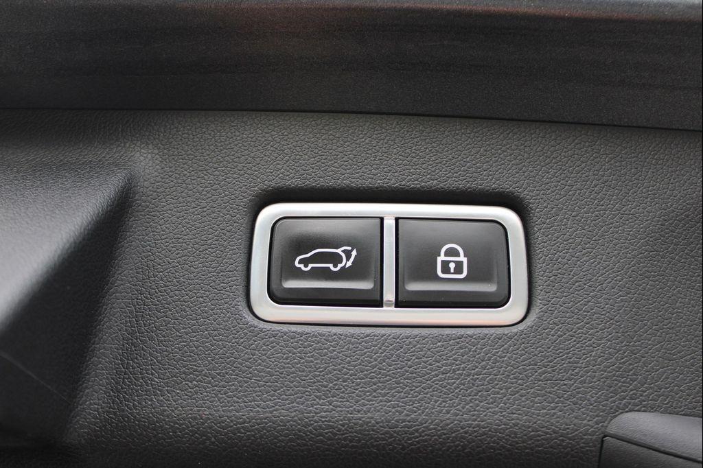 used 2022 Kia Sorento car, priced at $25,996