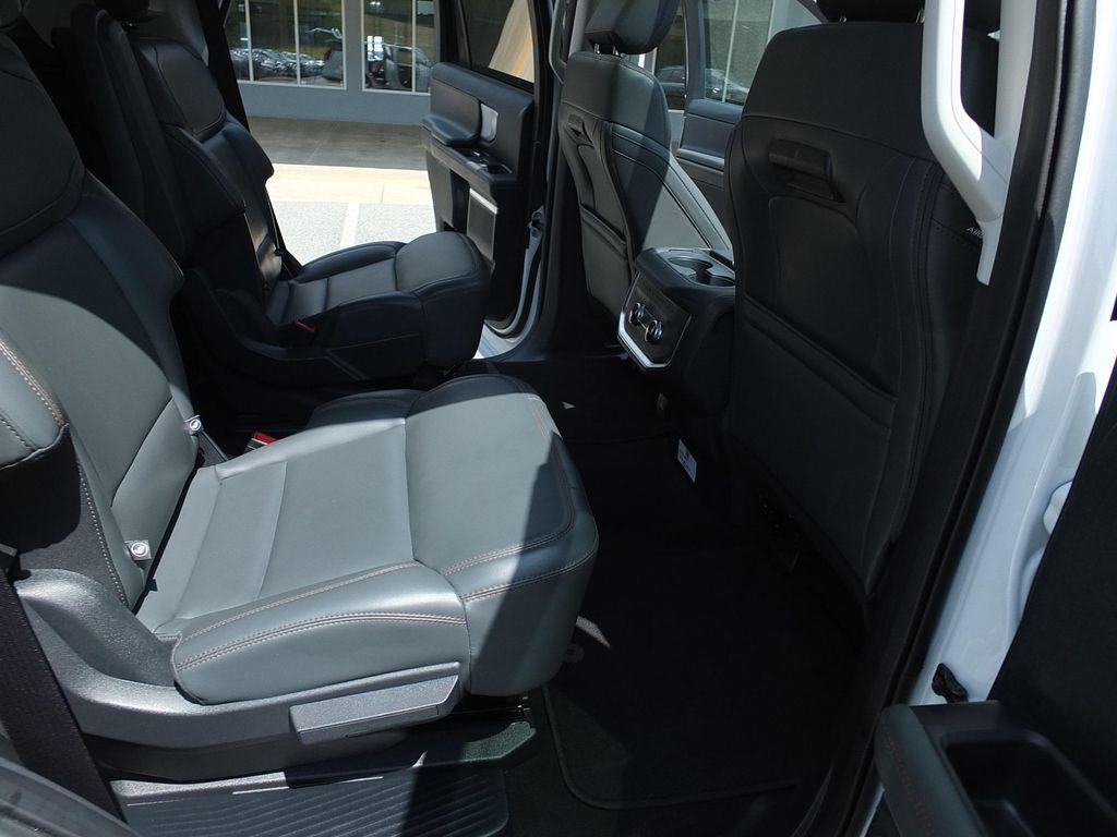 used 2025 Ford Expedition car