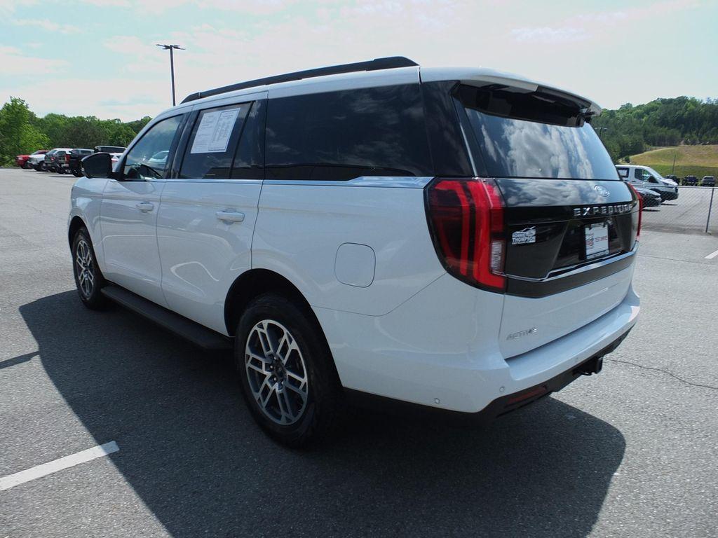 used 2025 Ford Expedition car