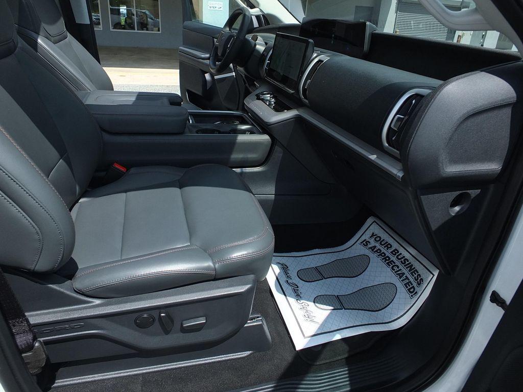 used 2025 Ford Expedition car
