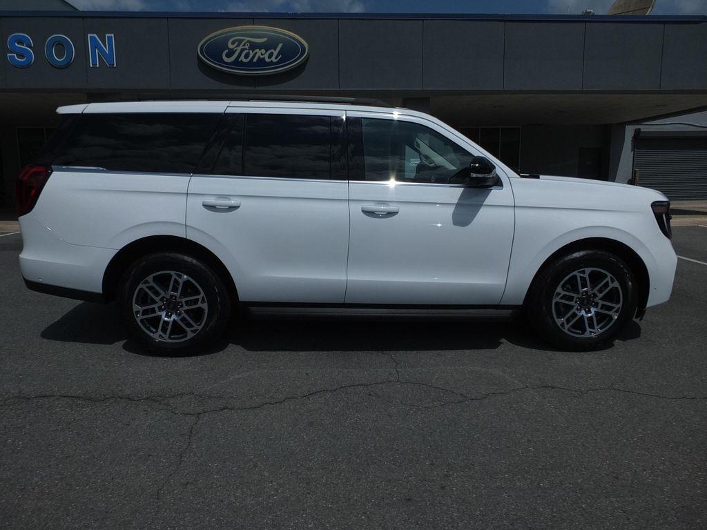 used 2025 Ford Expedition car