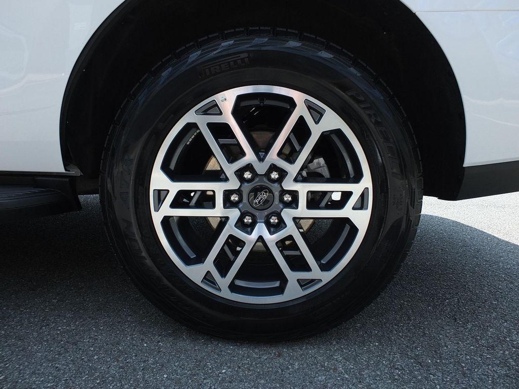 used 2025 Ford Expedition car