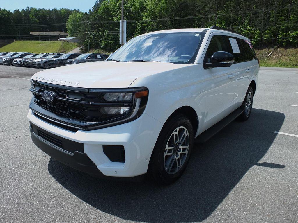 used 2025 Ford Expedition car