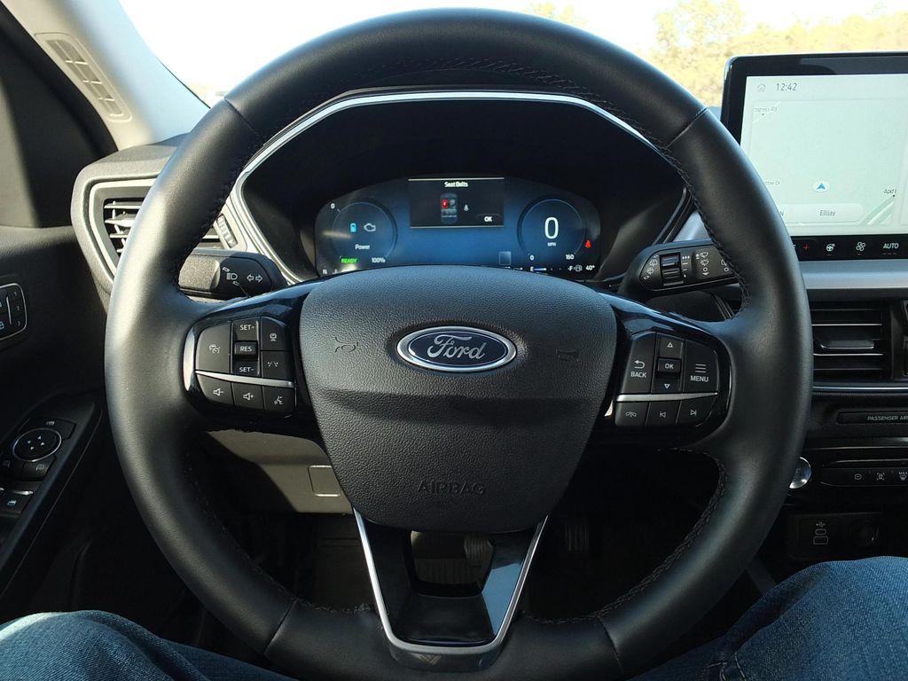 used 2025 Ford Escape car, priced at $29,996