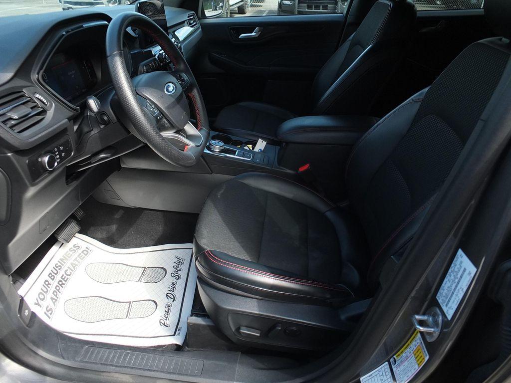 used 2025 Ford Escape car, priced at $25,284