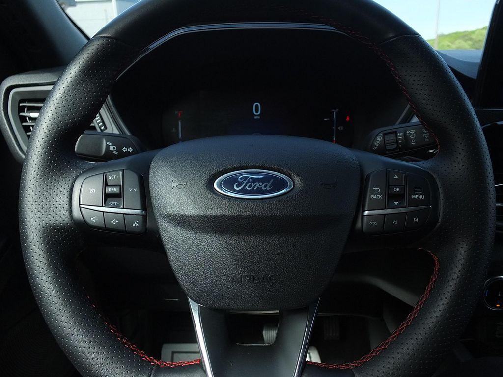 used 2025 Ford Escape car, priced at $25,284