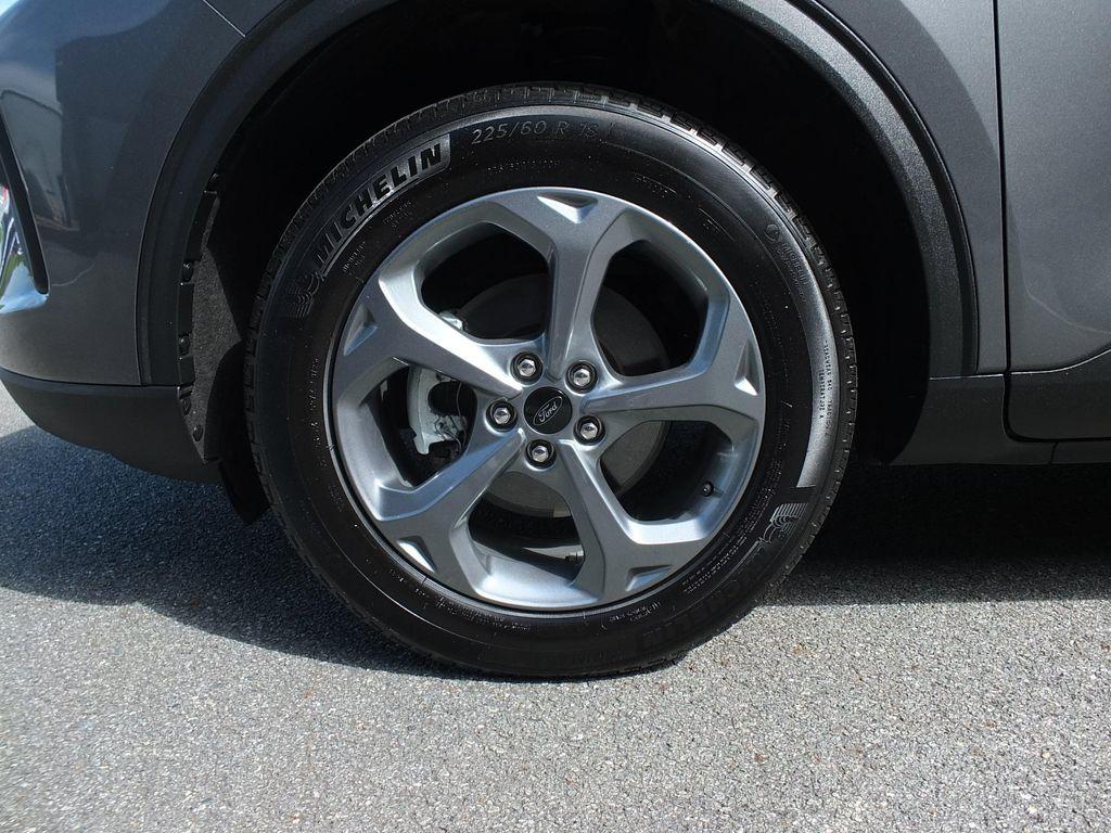 used 2025 Ford Escape car, priced at $25,284