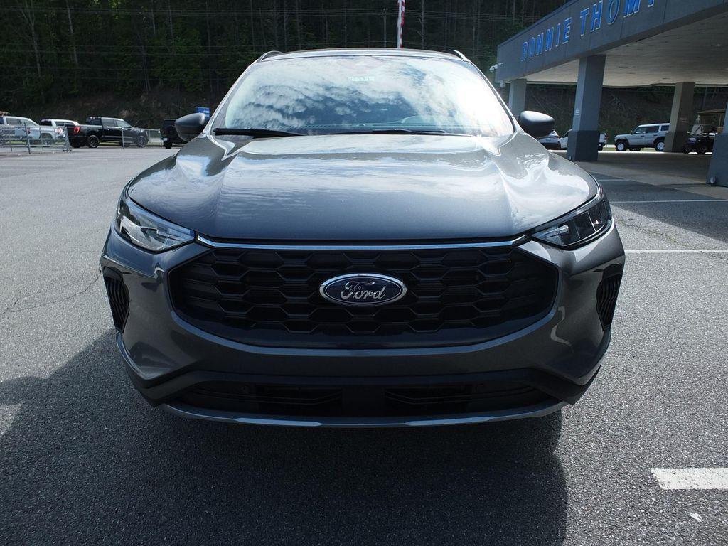 used 2025 Ford Escape car, priced at $25,284