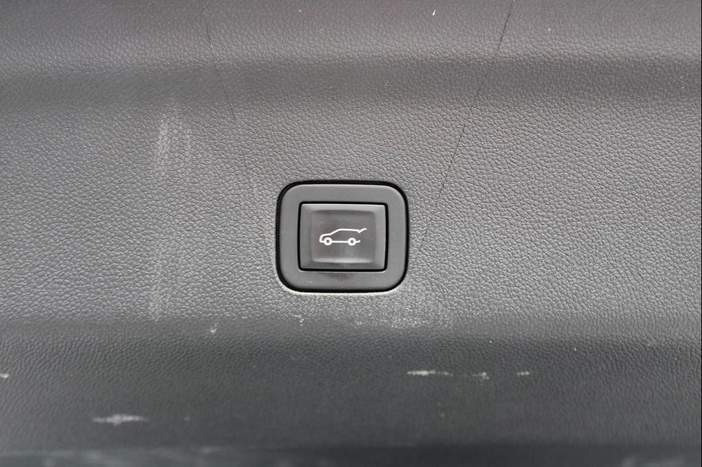 used 2025 GMC Yukon car, priced at $71,525