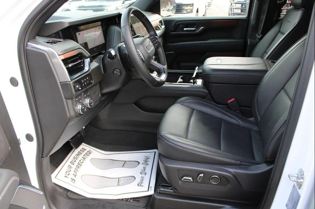 used 2025 GMC Yukon car, priced at $71,525