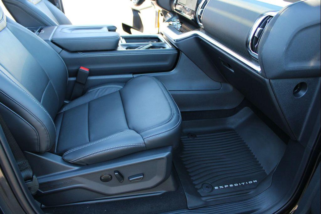 new 2025 Ford Expedition Max car, priced at $87,925