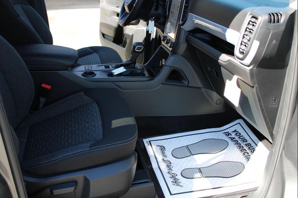 new 2025 Ford Ranger car, priced at $33,590