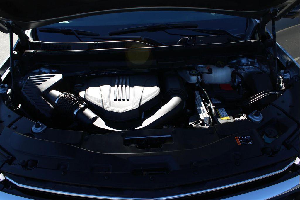 used 2024 Chevrolet Traverse car, priced at $31,999