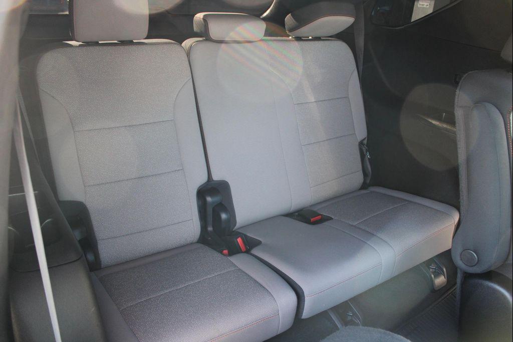 used 2024 Chevrolet Traverse car, priced at $31,999