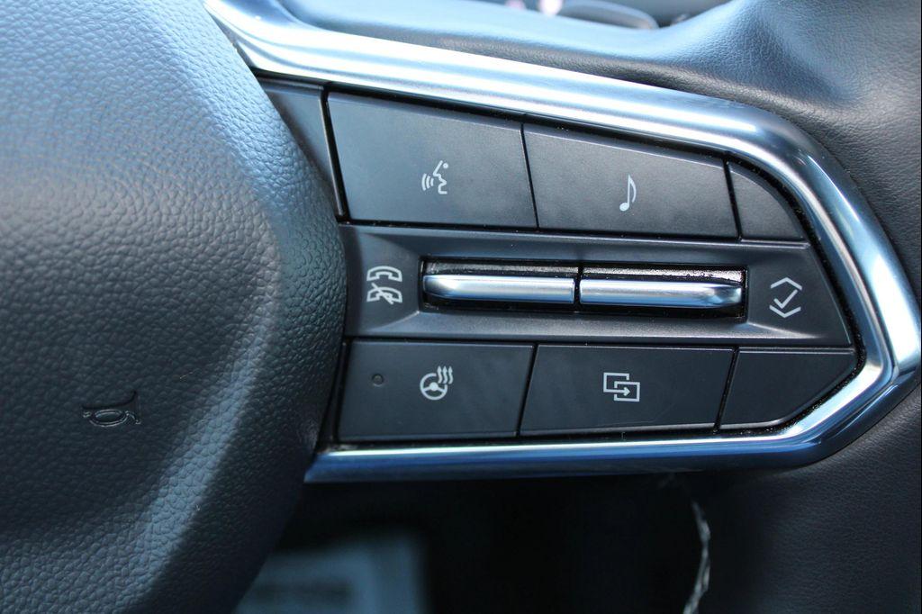 used 2024 Chevrolet Traverse car, priced at $31,999