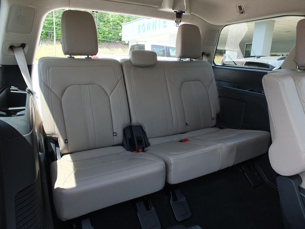 used 2024 Ford Expedition car, priced at $42,986