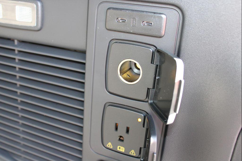 new 2025 Ford Expedition car, priced at $84,435