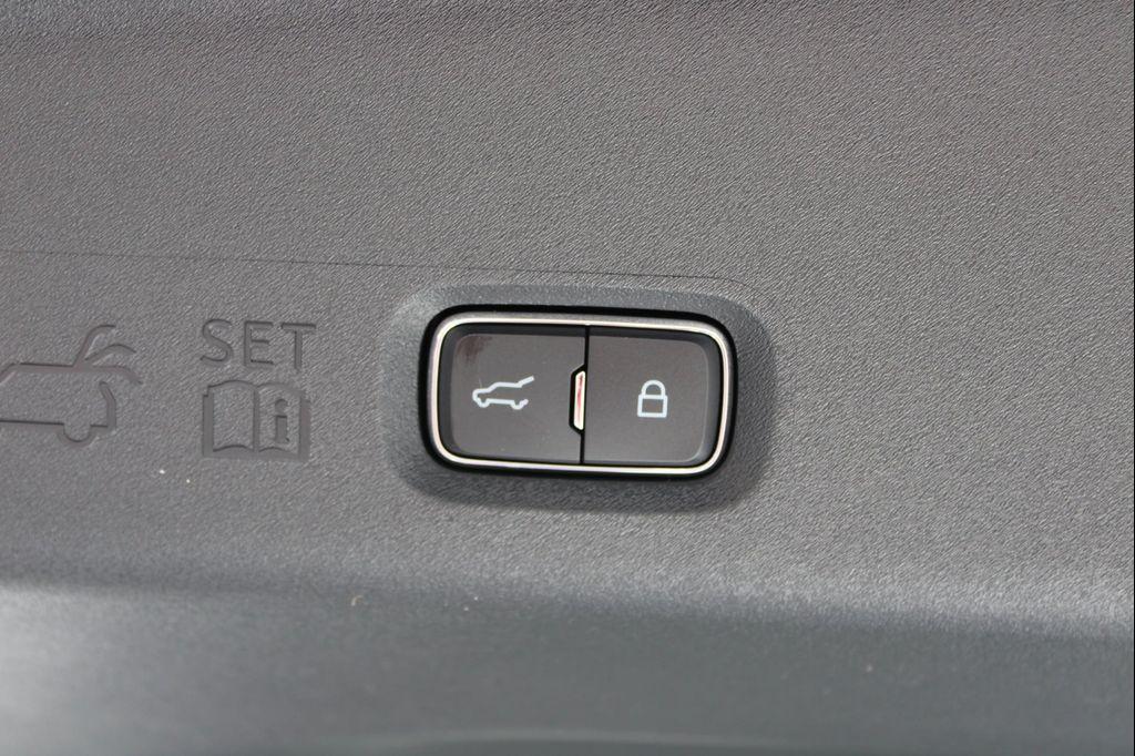 new 2025 Ford Expedition car, priced at $84,435