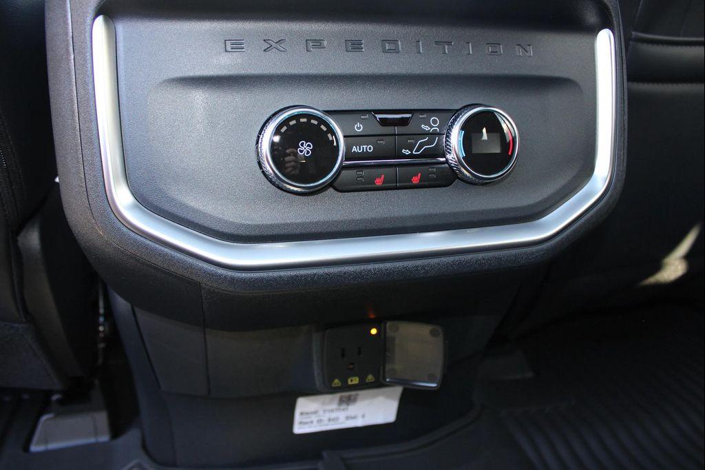 new 2025 Ford Expedition car, priced at $84,435