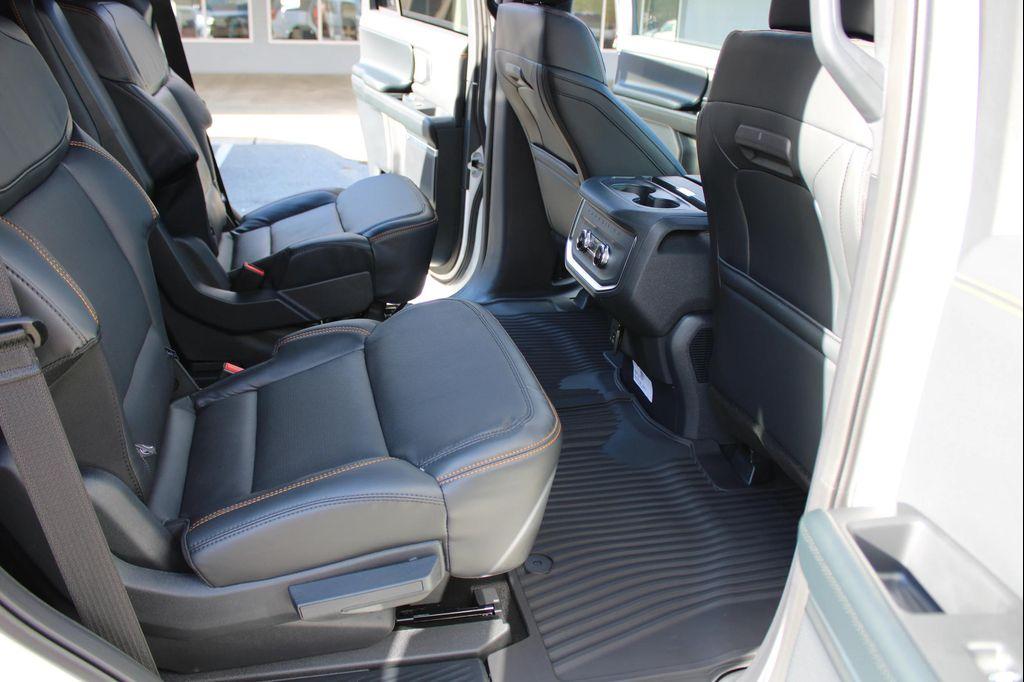 new 2025 Ford Expedition car, priced at $84,435