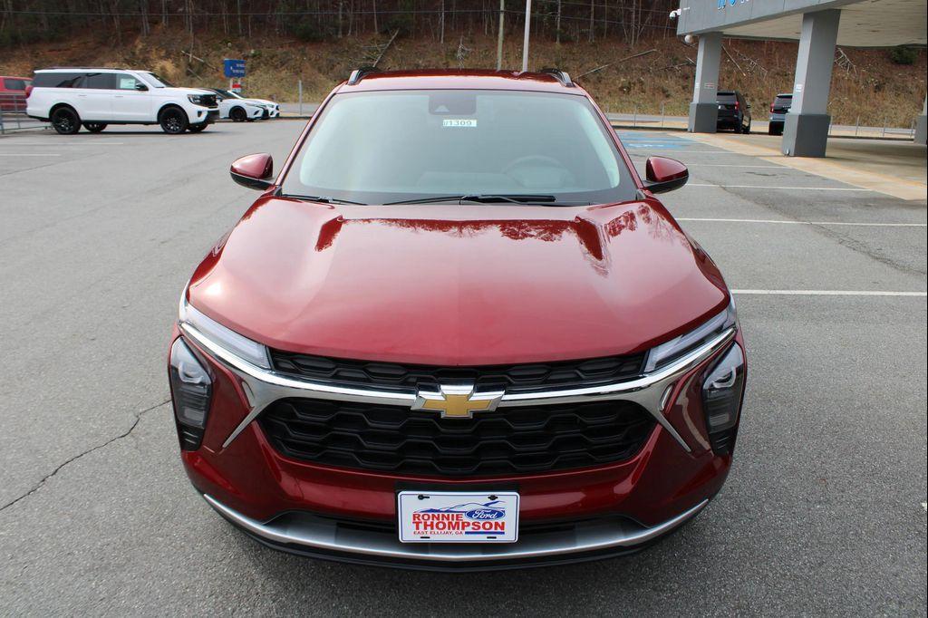 used 2025 Chevrolet Trax car, priced at $20,999