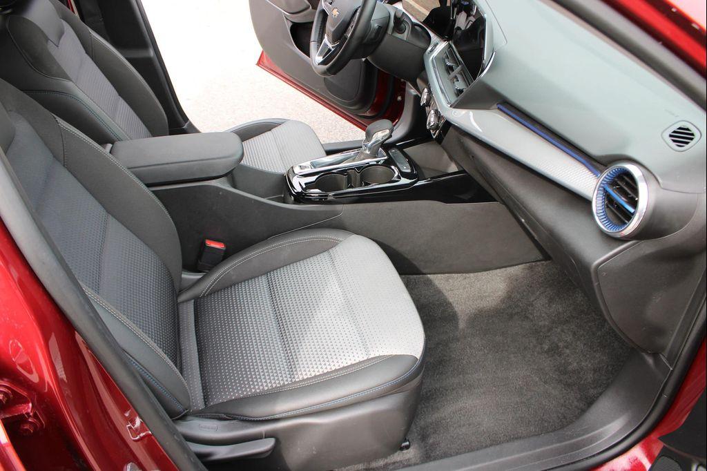 used 2025 Chevrolet Trax car, priced at $20,999