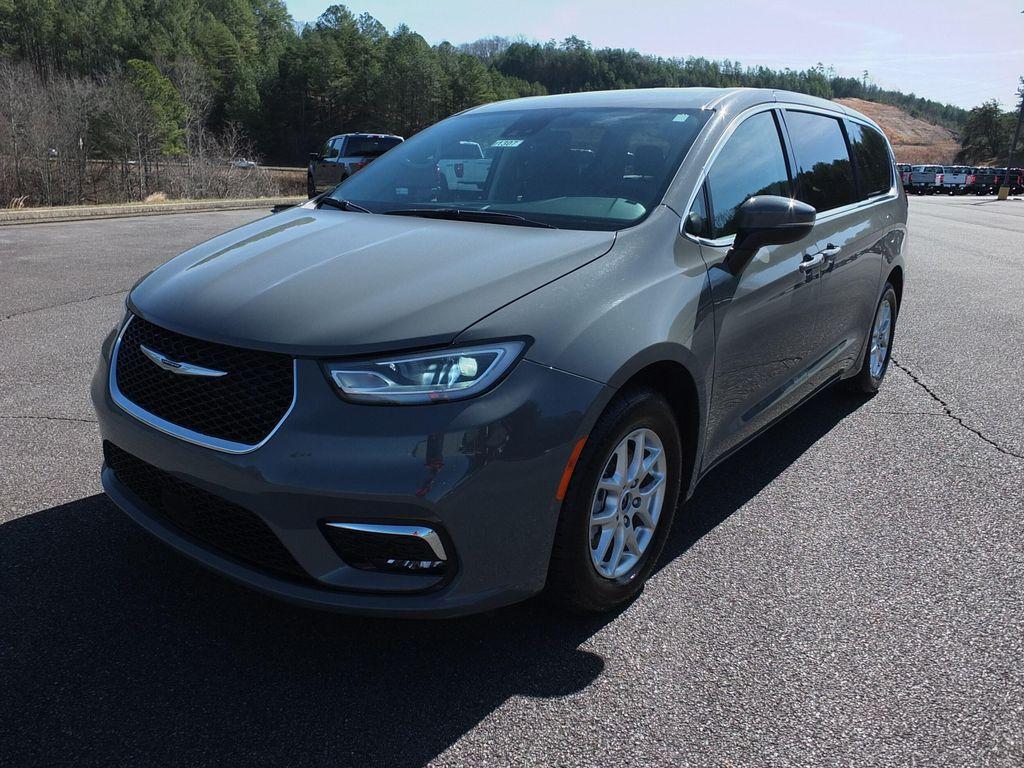 used 2023 Chrysler Pacifica car, priced at $23,787
