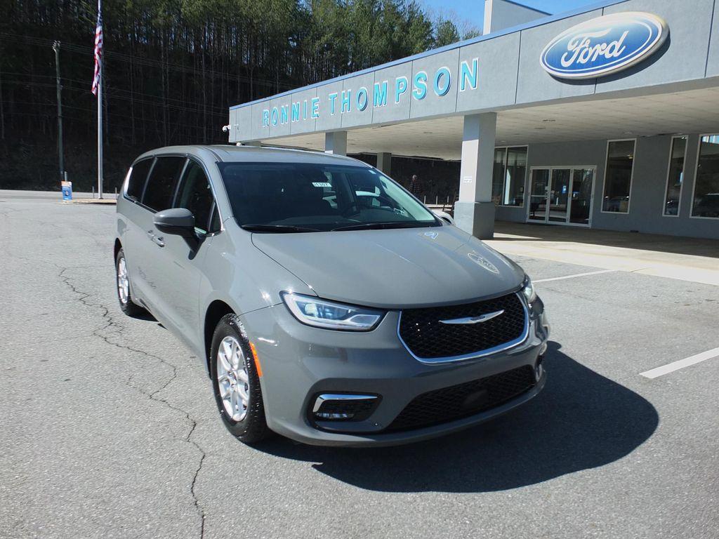 used 2023 Chrysler Pacifica car, priced at $23,787