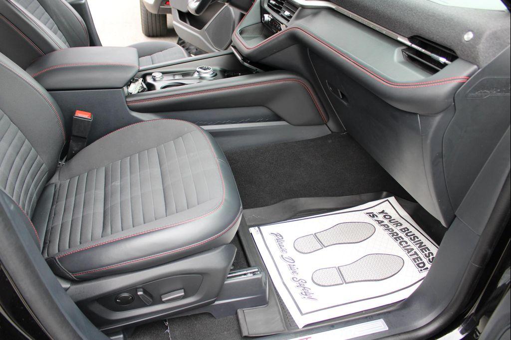 used 2025 Ford Explorer car, priced at $40,947