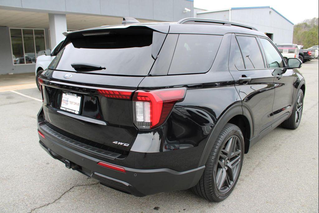 used 2025 Ford Explorer car, priced at $40,947