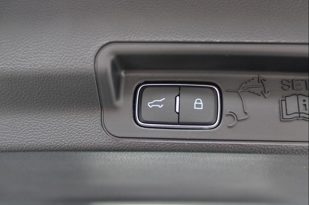 used 2025 Ford Explorer car, priced at $33,905