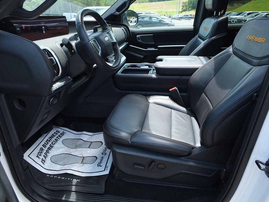 used 2025 Ford Expedition car