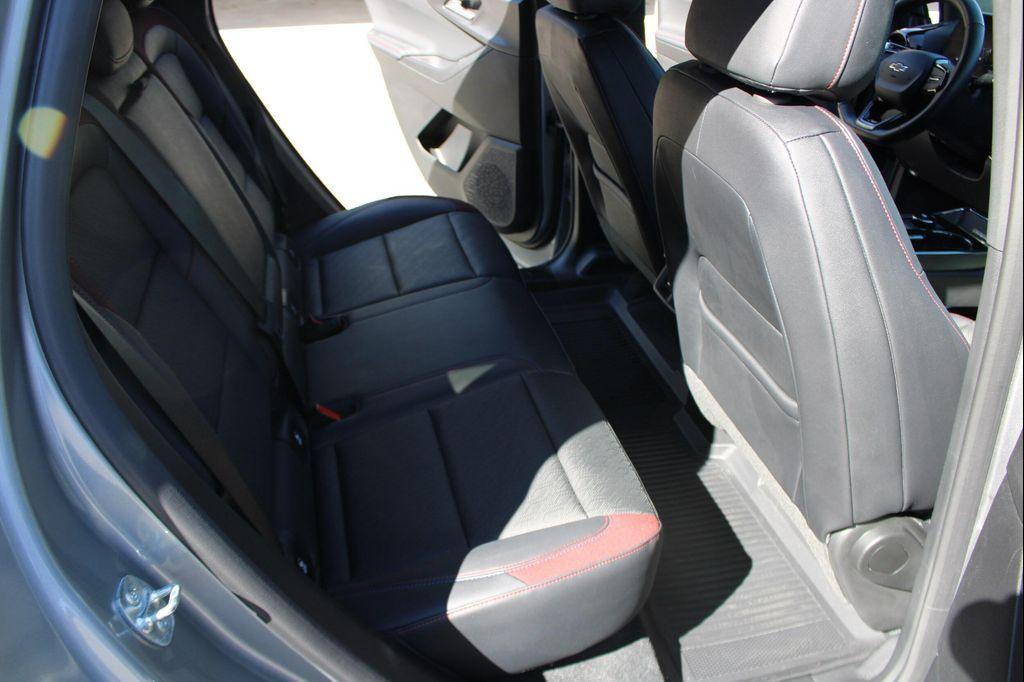 used 2025 Chevrolet Equinox car, priced at $30,611