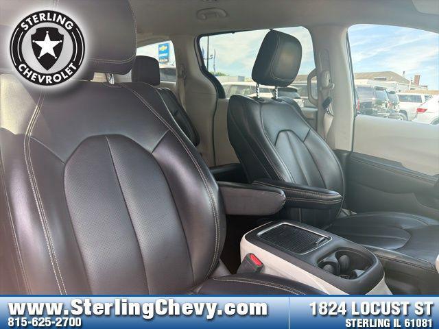 used 2023 Chrysler Pacifica car, priced at $23,889