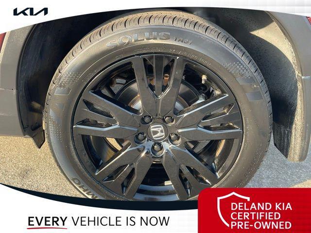 used 2022 Honda Pilot car, priced at $27,399