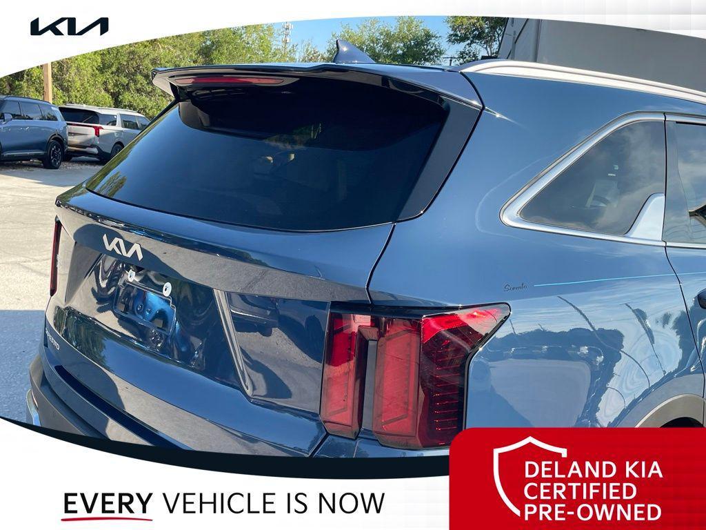 used 2025 Kia Sorento car, priced at $31,950