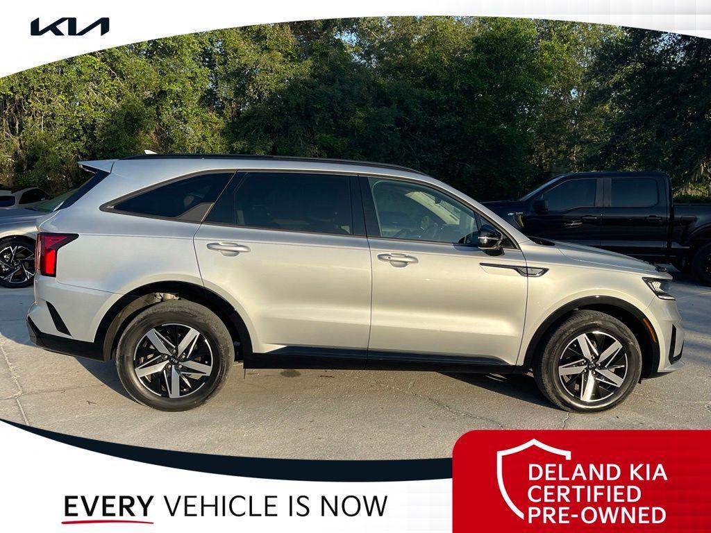 used 2021 Kia Sorento car, priced at $23,428