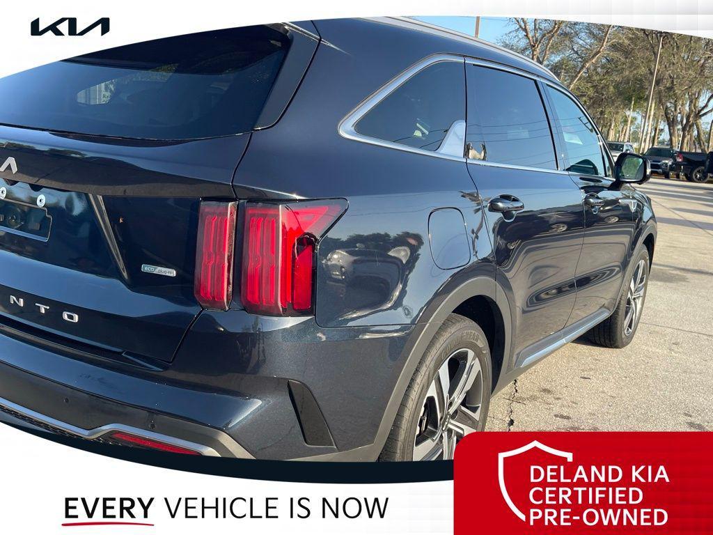 used 2022 Kia Sorento Plug-In Hybrid car, priced at $29,800