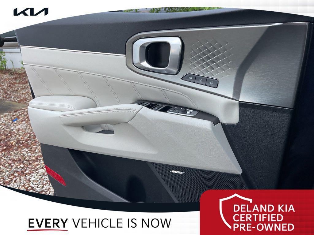 used 2022 Kia Sorento Plug-In Hybrid car, priced at $29,800