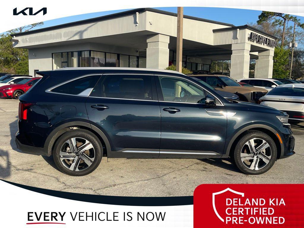 used 2022 Kia Sorento Plug-In Hybrid car, priced at $29,800