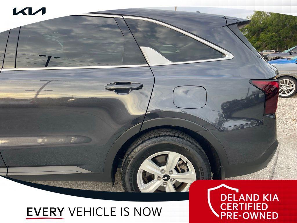 used 2025 Kia Sorento car, priced at $28,290