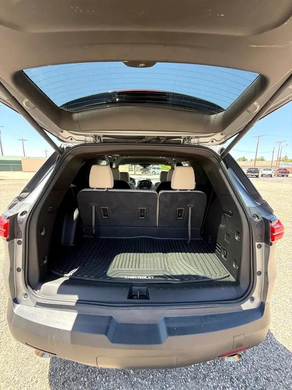 used 2023 Chevrolet Traverse car, priced at $27,995