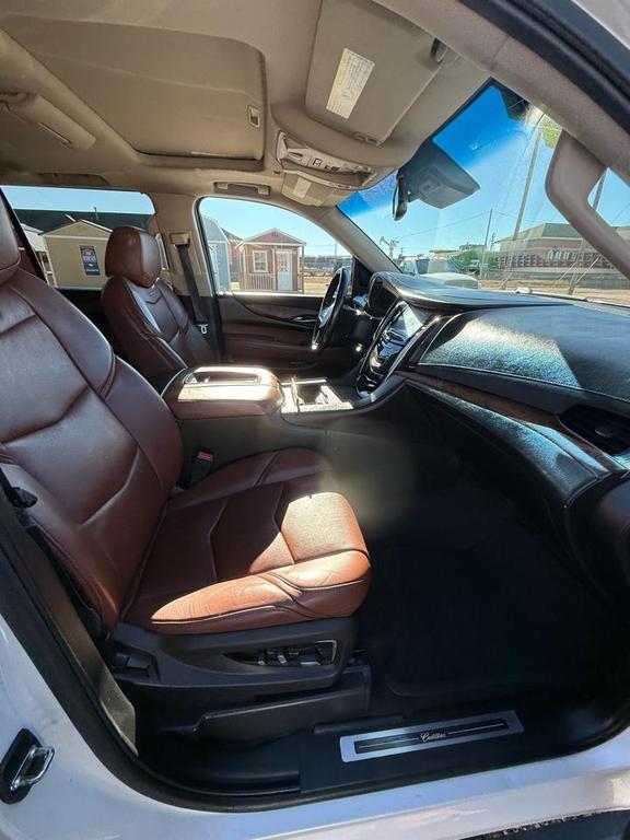 used 2015 Cadillac Escalade ESV car, priced at $28,995